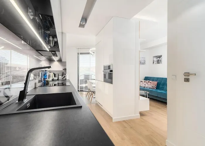 Horyzont 415 アパート ミエンジズドロイェ