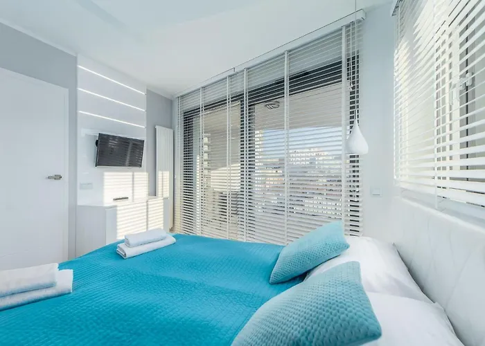 Horyzont 415 アパート ミエンジズドロイェ