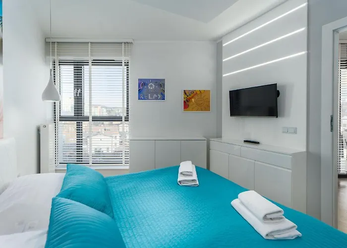 Horyzont 415 アパート ミエンジズドロイェ